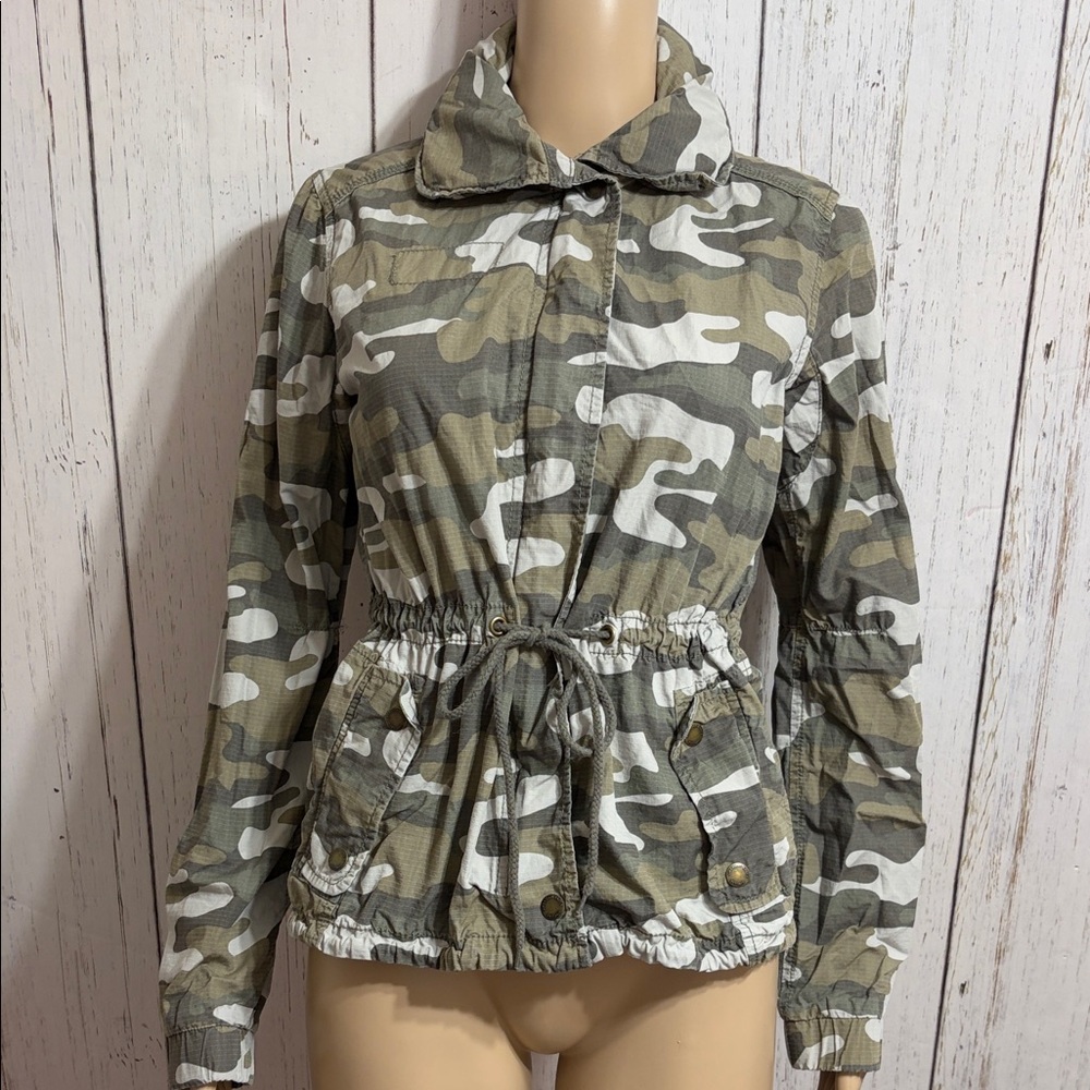 American Eagle Outfitters Camouflage Utility Jacket